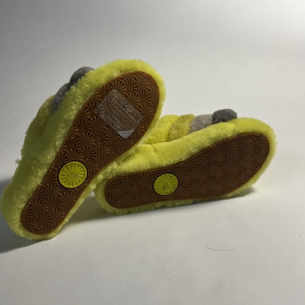 Ugg Slipper - image 4